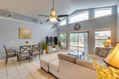 Lovely Florida Retreat with Lanai 5 Mi to Riverwalk House in Lake Mary