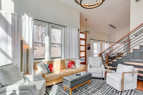 Modern Lake House Retreat with Deck on Pickwick Lake House in Pickwick Lake