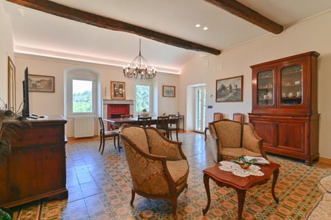 TV and multimedia, Living room, Dining area, Mountain view, pet friendly