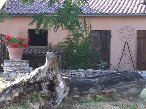 Facade/entrance, Decorative detail