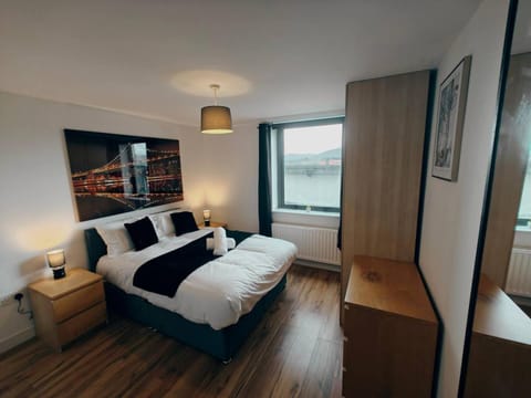 2BR Mountain View City Centre Apartment in Belfast