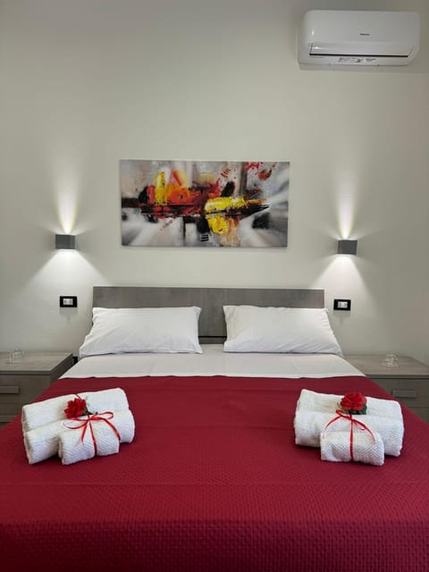 Bed, Bedroom, towels, air conditioner