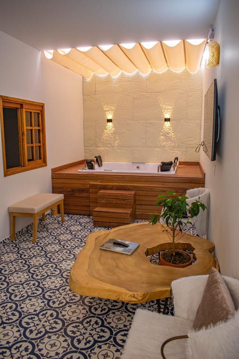 Hot Tub, TV and multimedia, Living room