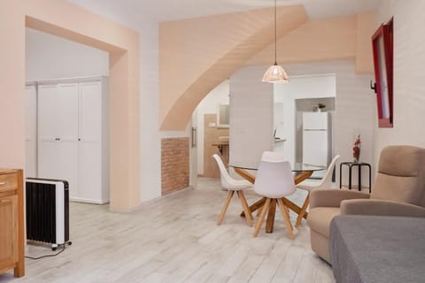 Communal lounge/ TV room, Living room, Seating area, Dining area