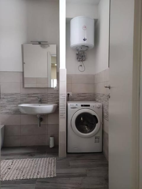 Bathroom, washing machine