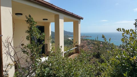 Property building, Facade/entrance, Natural landscape, Balcony/Terrace