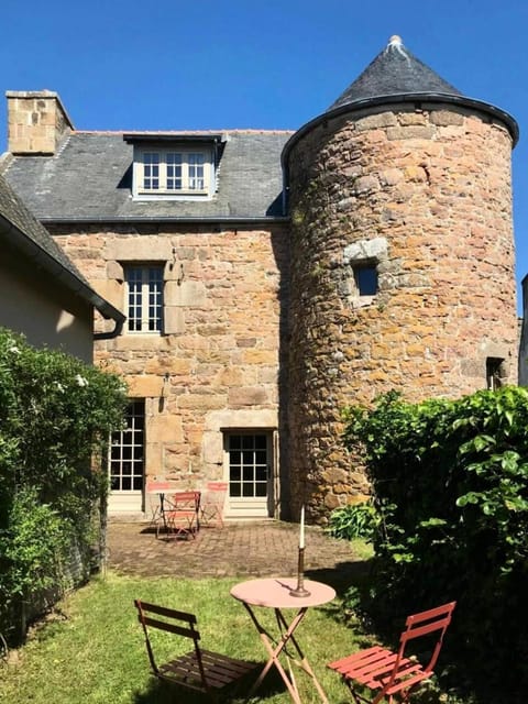 Résidence D02-tregastel - Vacances près de la mer dans une maison médiévale MAE-4284 Apartment in Trégastel