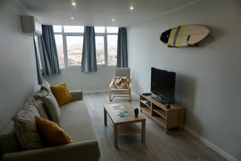 Communal lounge/ TV room, TV and multimedia, Living room