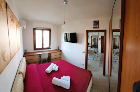 Communal lounge/ TV room, Bed, TV and multimedia, Photo of the whole room, Evening entertainment, Bedroom, towels, wardrobe