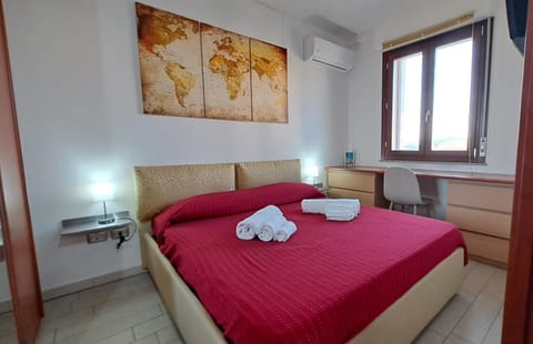 Bed, Photo of the whole room, Bedroom, towels, air conditioner