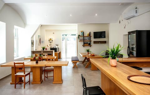 Restaurant/places to eat, Dining area