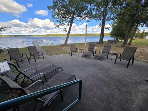 Lakefront Serenade House in Michigan