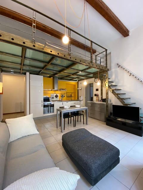 Kitchen or kitchenette, Living room, Dining area