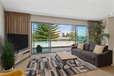 TV and multimedia, Balcony/Terrace, Living room, Seating area, Sea view