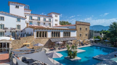 Property building, Swimming pool