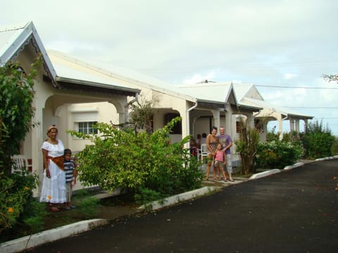 Facade/entrance, People, Garden