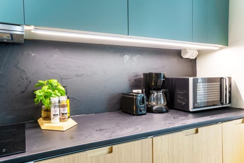 Coffee/tea facilities, Kitchen or kitchenette, internet, toaster