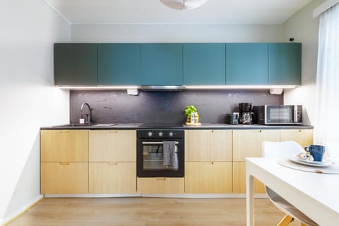 Coffee/tea facilities, Kitchen or kitchenette, dishwasher, internet, oven, toaster