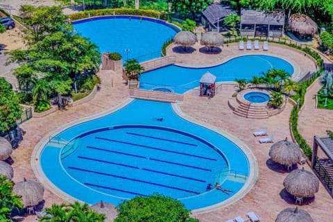 Hot Tub, Swimming pool