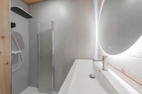 Chalet For Friends Luxe et Spa Chalet in Briançon