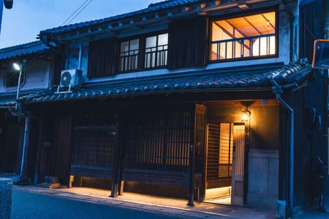 Property building, Night