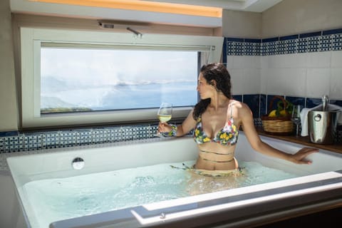 Hot Tub, Hot Tub