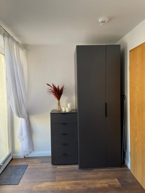 Bedroom, wardrobe