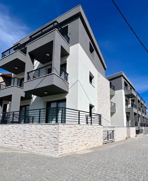 Property building, Day