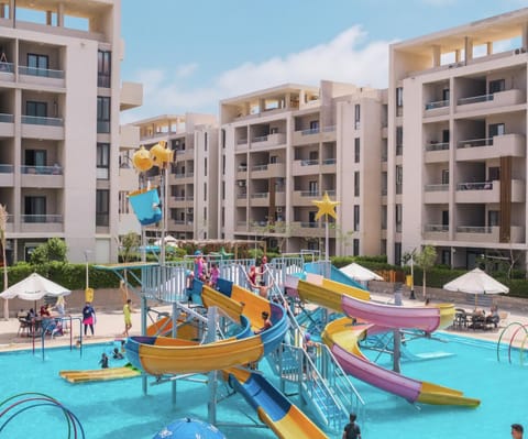 Aqua park, Swimming pool