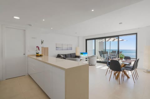 TV and multimedia, Other, Dining area, Sea view