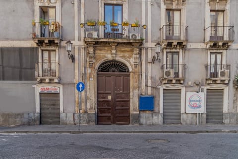 Property building, Facade/entrance