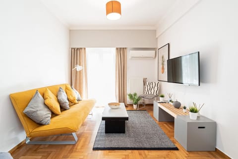 Communal lounge/ TV room, TV and multimedia, Living room, Seating area