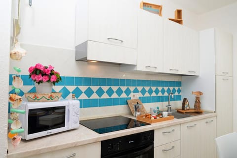Kitchen or kitchenette, Food and drinks, Food, minibar, pet friendly, stove