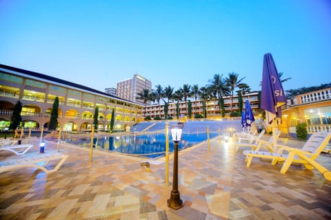 Swimming pool