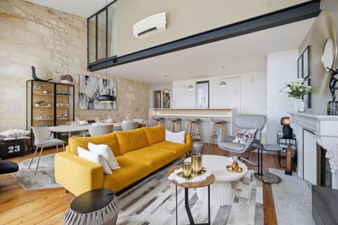 Living room, air conditioner
