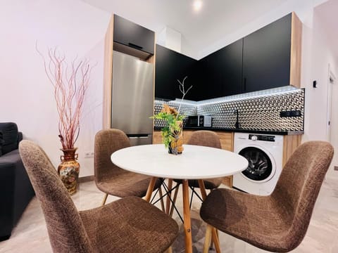 TV and multimedia, Kitchen or kitchenette, Living room, Dining area