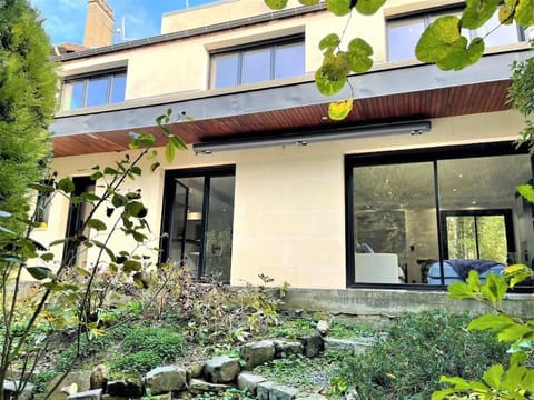 Villa, centre-ville, Paris, Disneyland, Ascenseur, Parkings Villa in Nogent-sur-Marne