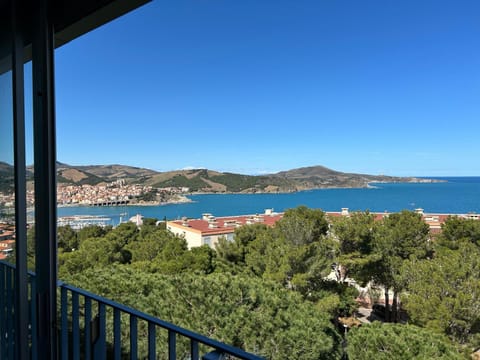 Nearby landmark, Natural landscape, Balcony/Terrace, Sea view