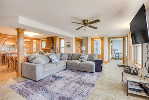 Waterfront Buckeye Lake House Deck and Views! House in Buckeye Lake