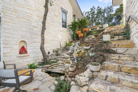 White Buffalo - Room with a View House in Wimberley