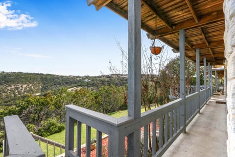 White Buffalo - Room with a View House in Wimberley