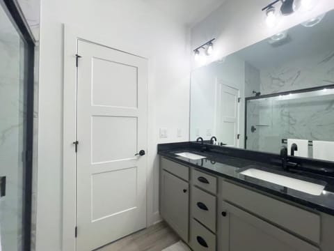 Majesty - Work Friendly & Near Downtown House in Jeffersonville