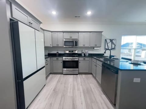 Majesty - Work Friendly & Near Downtown House in Jeffersonville