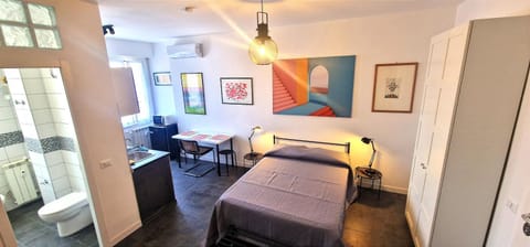 Bed, Photo of the whole room, Bedroom, air conditioner