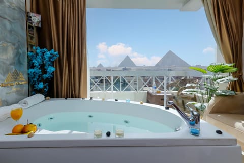Hot Tub, Balcony/Terrace, Landmark view