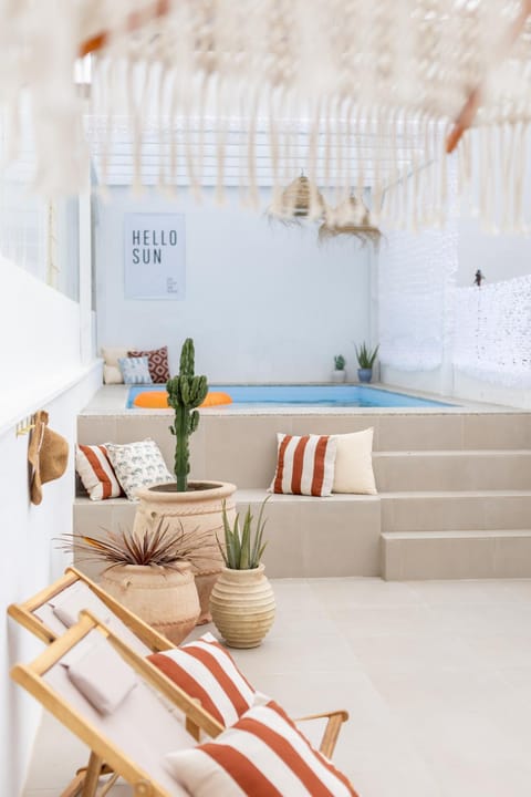 Swimming pool, Swimming pool