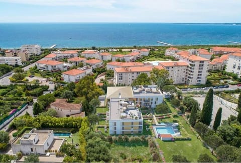 Newly Built Apartment with Pool, Walk to the Beach Apartment in Antibes