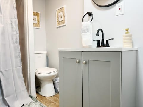 The Cardinal Studio Apartments Apartment in Evansville