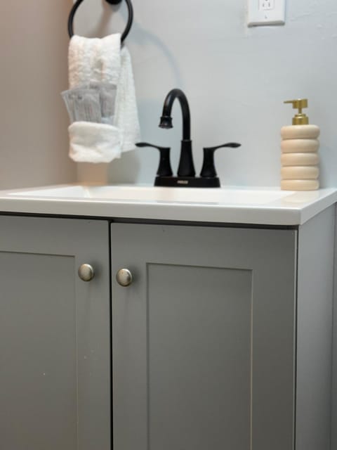 The Cardinal Studio Apartments Apartment in Evansville