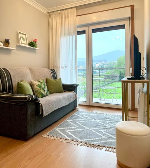 Natural landscape, TV and multimedia, Balcony/Terrace, Living room
